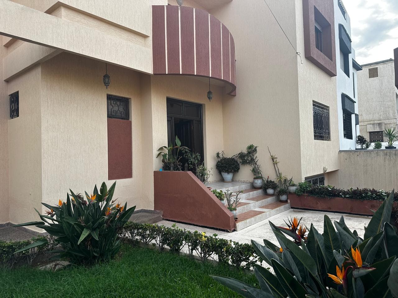  À Vendre : Villa Spacieuse 3 Façades à Bir Rami Ouest – 400m² de Terrain  - 0