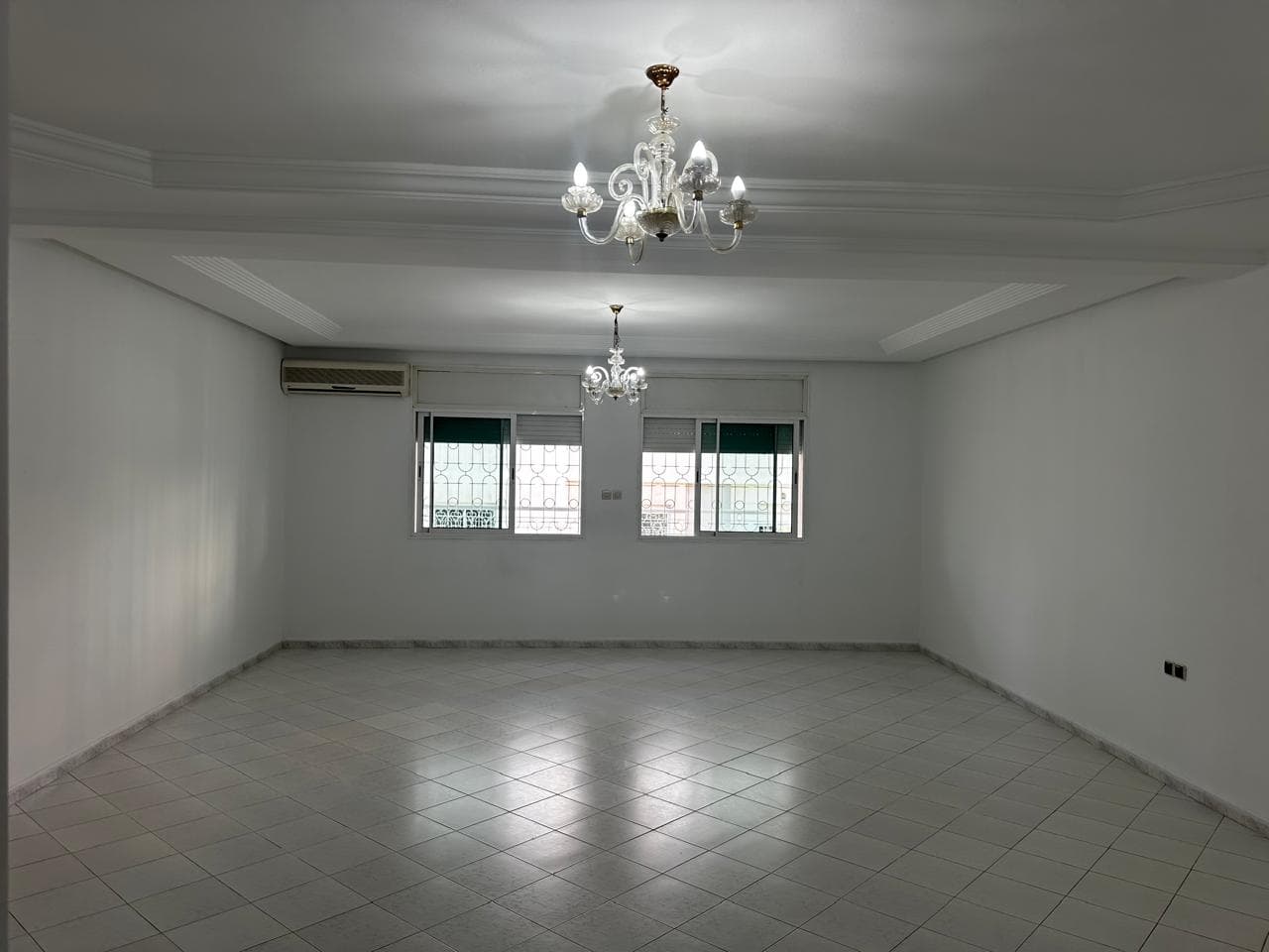 Location non meublée d’un GRAND appartement LUMINEUX de 168m²- MIMOSAS (KENITRA) - 1
