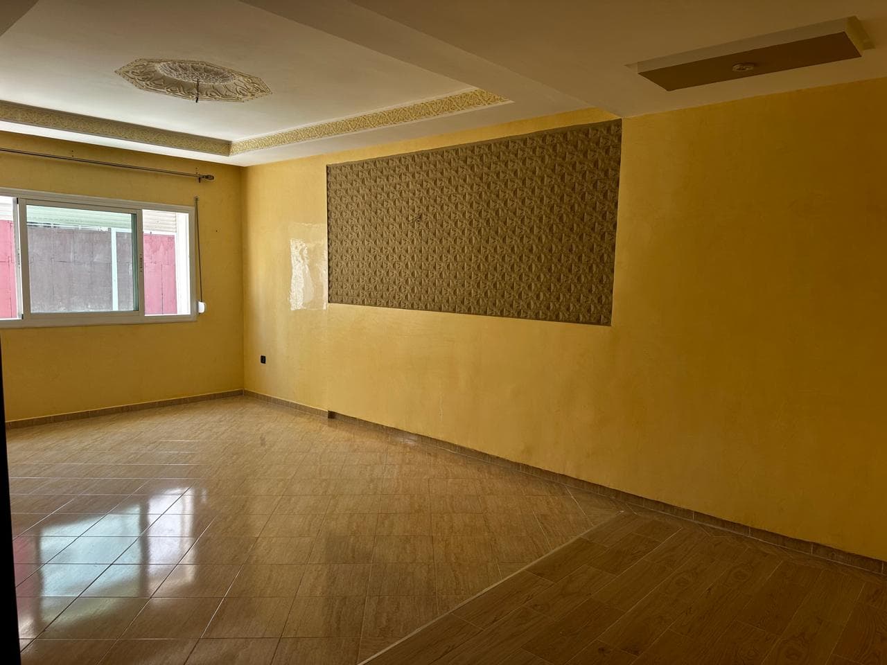 Location d’un appartement NON MEUBLEE COSY de 74m² (LA VILLE HAUTE) - 1